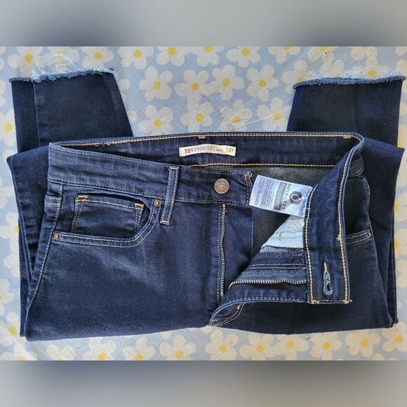 Size 27 LEVI STRAUSS & Co. 721 Women's High Rise Dark Blue Skinny Jeans - Picture 1 of 3